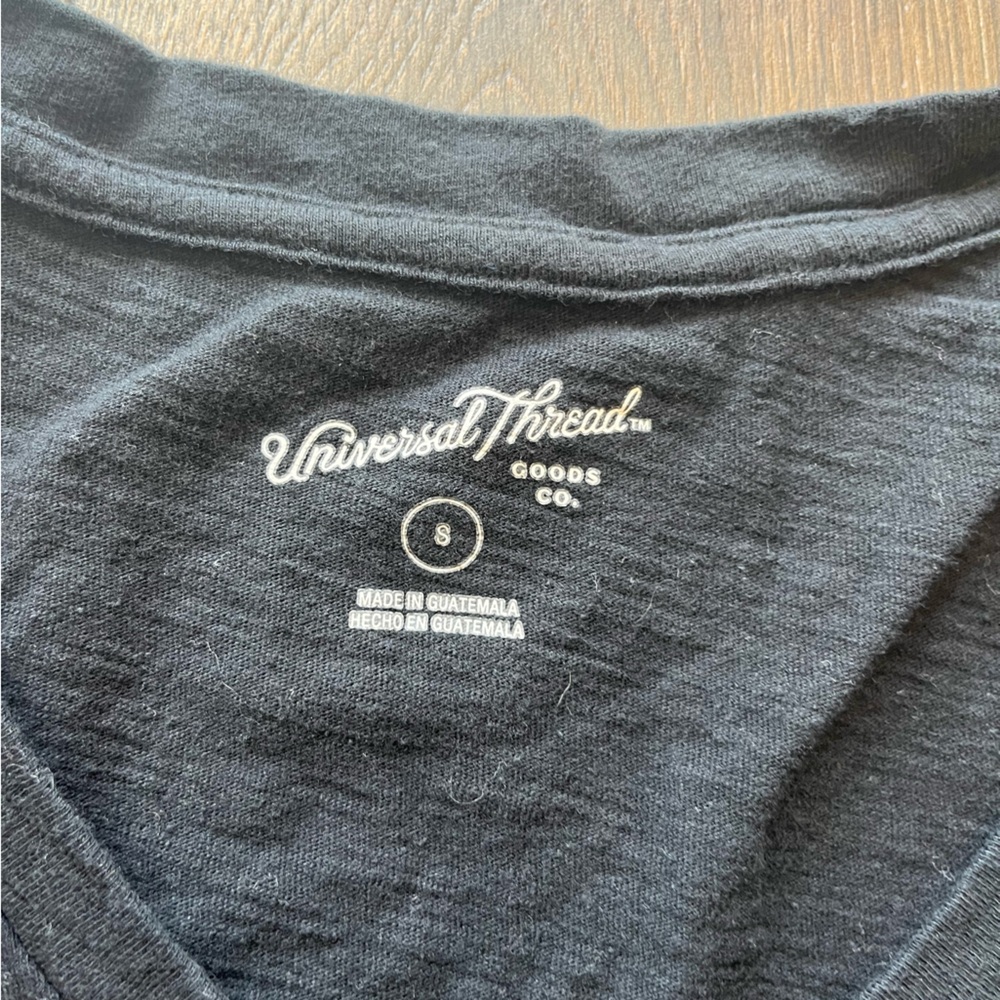 Universal Thread V-Neck Tee - Picture 5 of 6